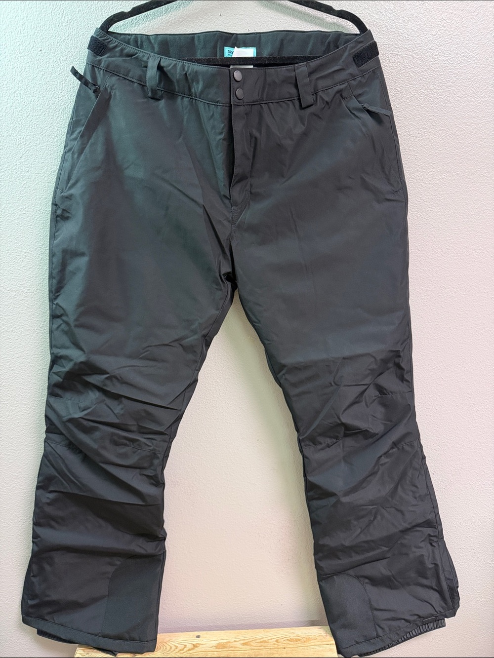 Roxy Women's Black Insulated Snow Pants large